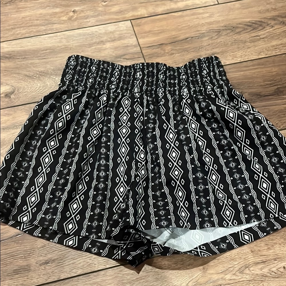 High Waist Black and White Geometric Shorts